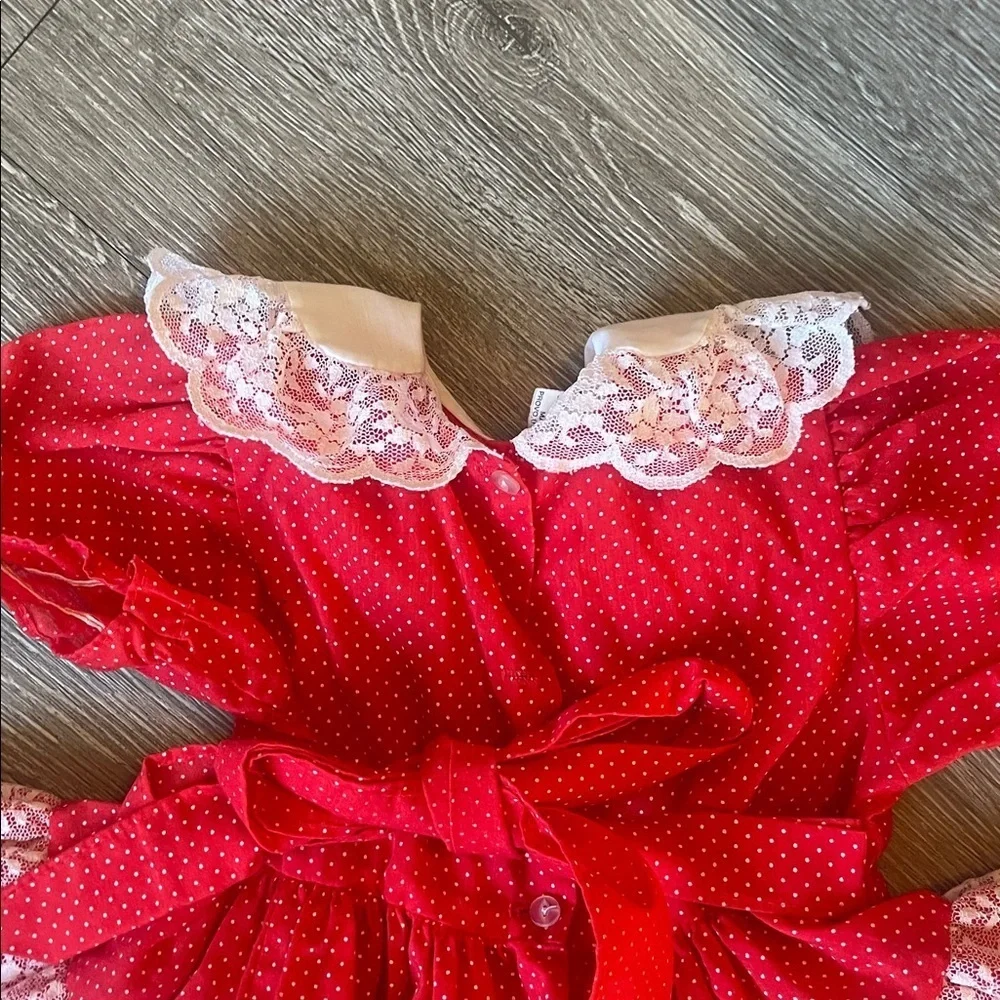 Mini world size 2t polka dot lace colllar Red and White Lace Dress little girls